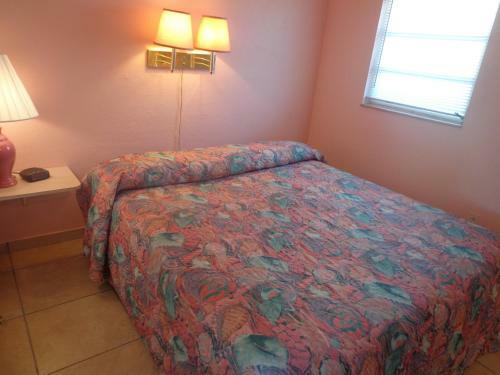 Caprice Motel - Wildwood