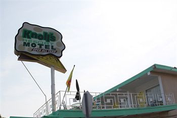 Knolls Motel