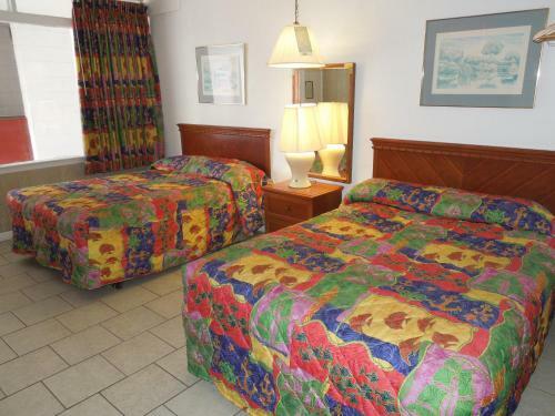 Skylark Resort Motel