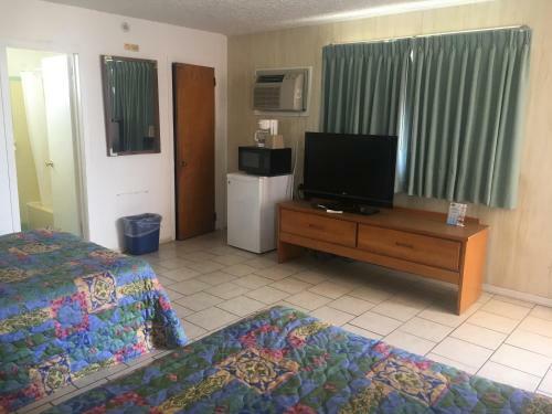 Skylark Resort Motel