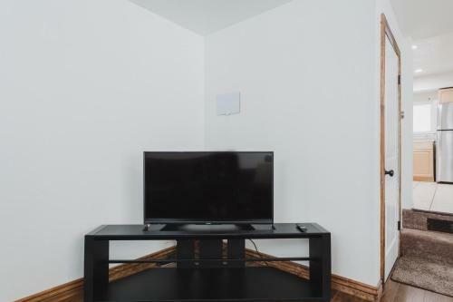 Apartamento Blue Spruce On Main - Convenient Location - 4bd Remodeled