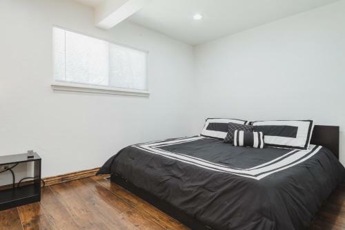 Apartamento Blue Spruce On Main - Convenient Location - 4bd Remodeled