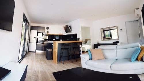 Villa-jacuzzi-1chb-jardin-10minsaixenpce-quartierchic