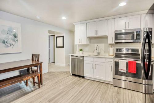 Apartamento New Furnished 2bd Apt! Great For Long Stays