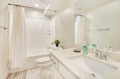 Apartamento New Furnished 2bd Apt! Great For Long Stays