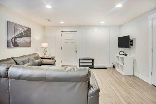 Apartamento New Furnished 2bd Apt! Great For Long Stays