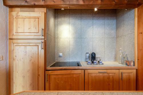 Authentic 2br Apartment 500m From City Center