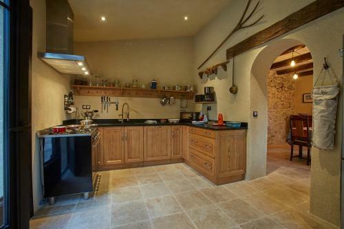 Manor House La Tour D'arm�ne