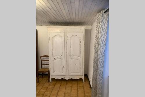 Apartamento Les Clapiers Appartement Avec Jacuzzi Et Rivi�re.