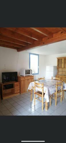 Maison De Vacances Meze