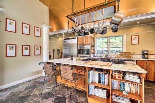 Lovely Brookfield Home With Private Deck And Views