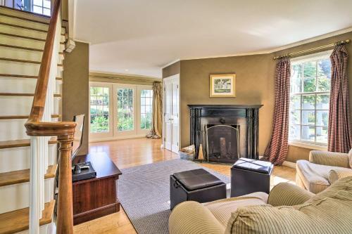Lovely Brookfield Home With Private Deck And Views