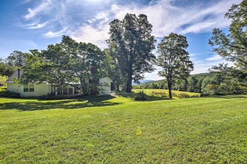 Lovely Brookfield Home With Private Deck And Views