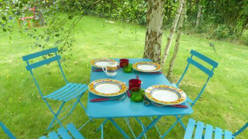 Hostal Millygite Chalet-on-wheels By The River