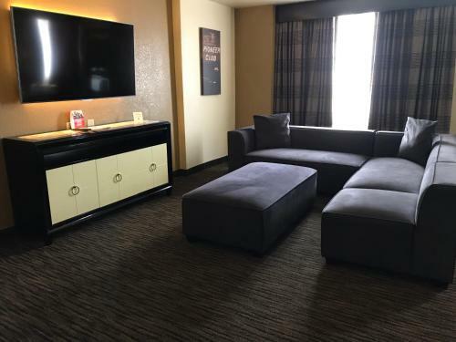 Gold Strike Hotel & Casino