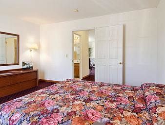 Hotel Days Inn & Suites Lolo