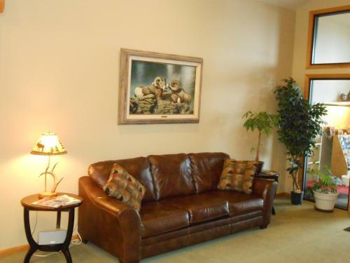 Ninepipes Lodge