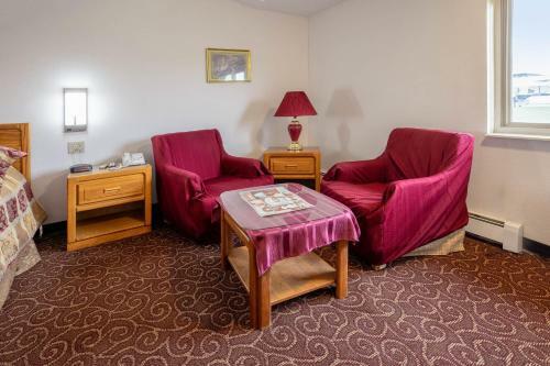 Motel Brass Bell Inn And Suites