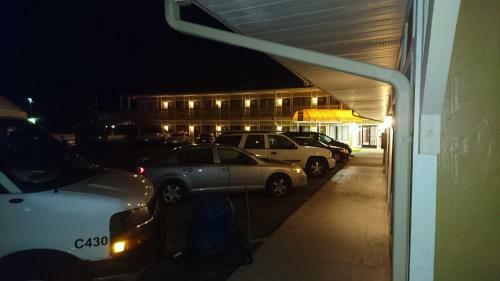 Motel Burton Inn And Suites
