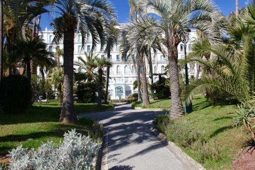 L'orient Palace Apartments