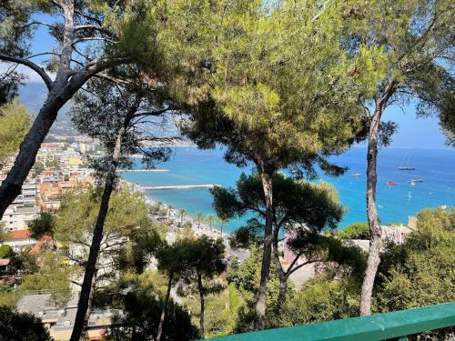 Apartamento Location Saisonni�re Menton 50 M Des Plages