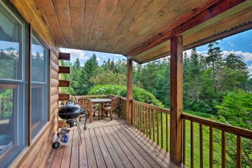 Jacksonville Cabin With Wraparound Deck And Views