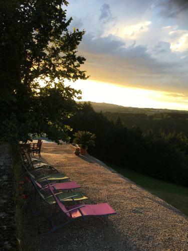 Bed & Breakfast Chez Alice,simplicit� Et Petite Piscine