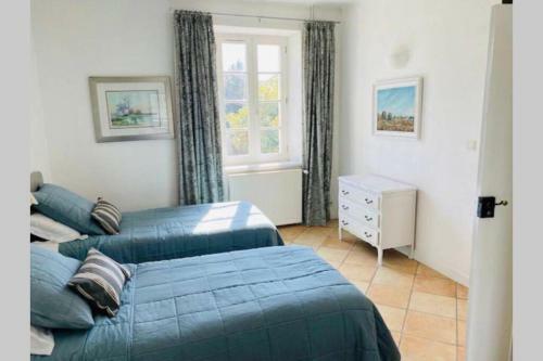 Entire House Mirepoix Centre. Light And Spacious