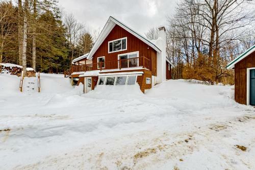 Cottage By The Covered Bridge