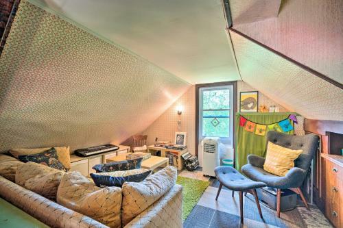 Vibrant Putney Cabin With Fire Pit Hike And Ski!