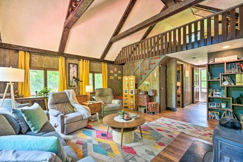 Vibrant Putney Cabin With Fire Pit Hike And Ski!
