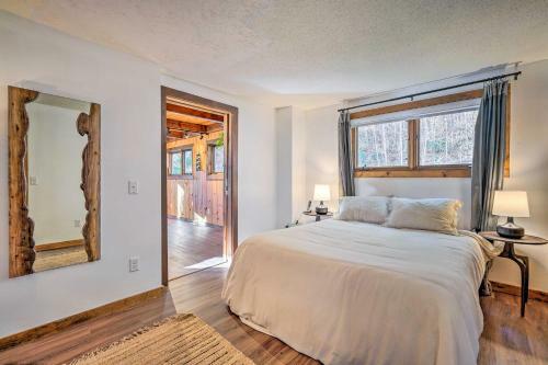 2-acre Ski Chalet With Deck 8 Mi To Mt Snow!