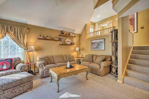 Cozy Dover Townhome With Access To Mount Snow!
