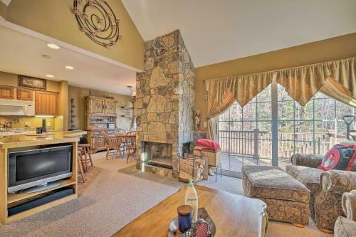 Cozy Dover Townhome With Access To Mount Snow!