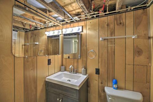 Bluefield Retreat With Pool Table Near Parks!