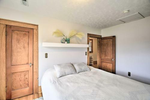 Pet-friendly Floyd House With Porch - In Town!