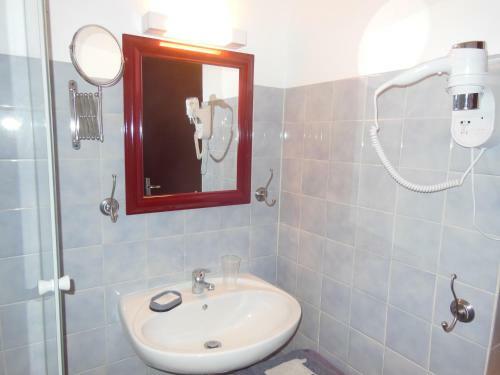 Hotel H�tel Le M�l�ze