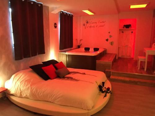 Apartamento Suite Cupidon- Domaine Des Trois Ch�teaux