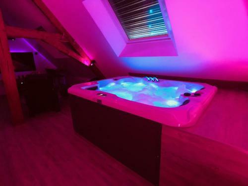 Apartamento Suite Cupidon- Domaine Des Trois Ch�teaux
