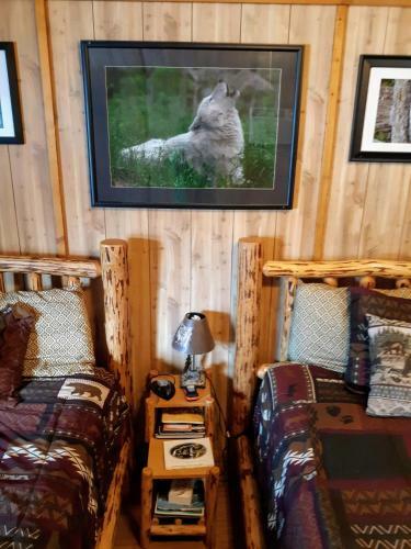 Lodge Glacier General Store And Cabins