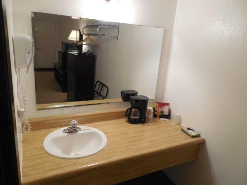 I-70 Budget Motel