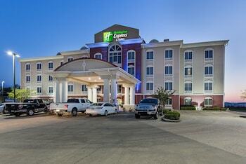 Holiday Inn Express Hotel & Suites Byram