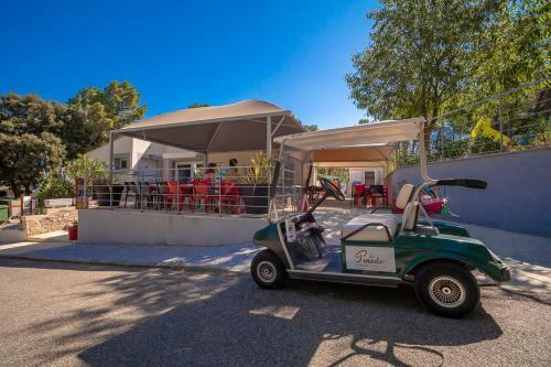 Camping Maeva Escapades La Pin�de En Provence ***