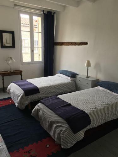 Cosy Medieval Village House Mons�gur