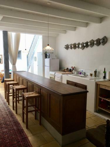 Cosy Medieval Village House Mons�gur
