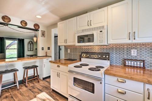 Pet-friendly Fries Home Less Than 6 Mi To New River!
