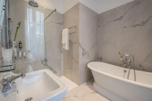 Bed & Breakfast Ch�teau De Montabert