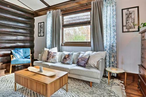 Calming Shenandoah Valley Cabin With Hot Tub!