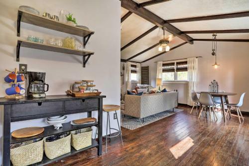 Calming Shenandoah Valley Cabin With Hot Tub!