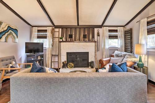 Calming Shenandoah Valley Cabin With Hot Tub!